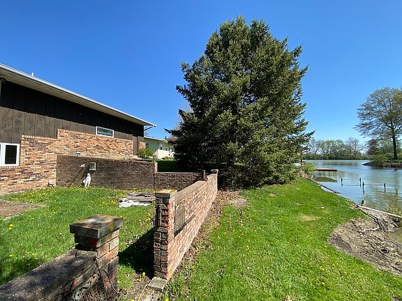 2nd image of 116 W Hislop Dr