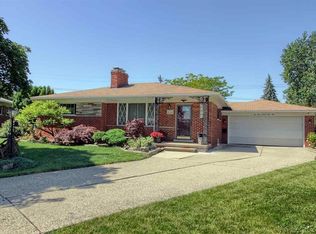 21751 Eastland Ct, Eastpointe, MI 48021