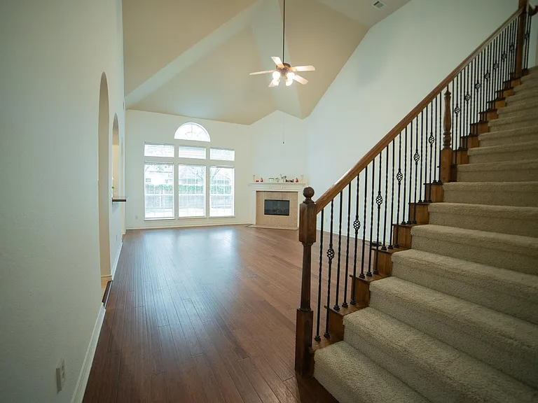 15105 Regal Oak Ln — Photo 4