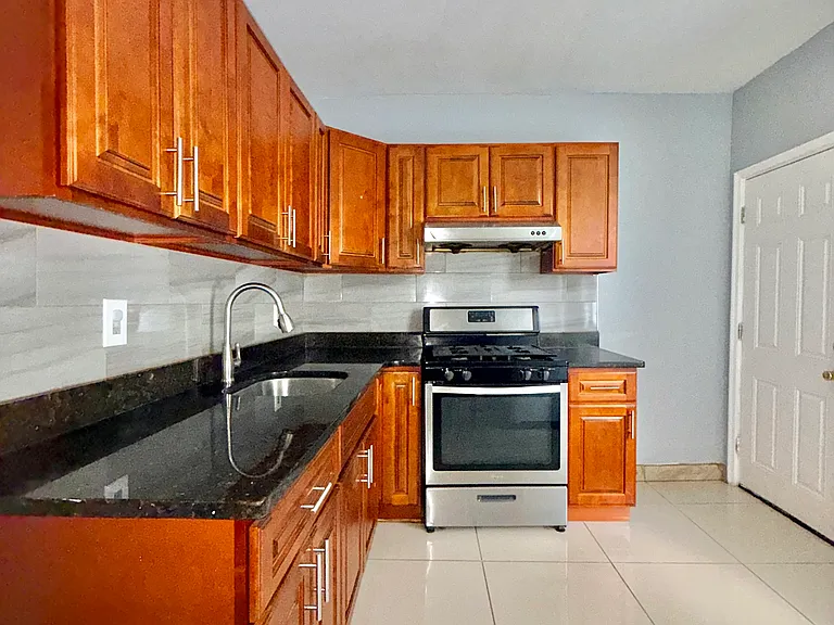 1531 Cottman Ave — Photo 16
