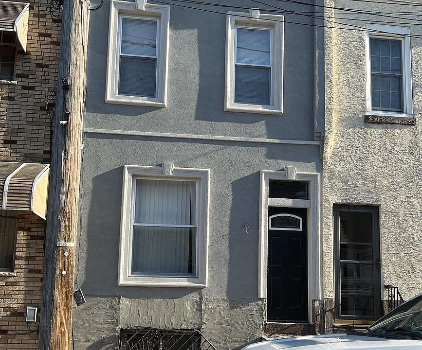 1st image of 3167 E Thompson St