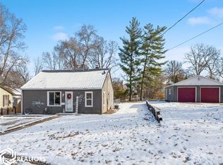 802 Gurney St, Oskaloosa, IA 52577