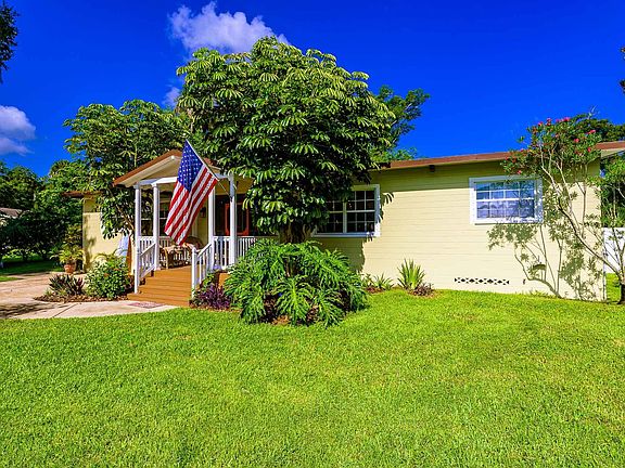3rd image of 330 Coquina Ave