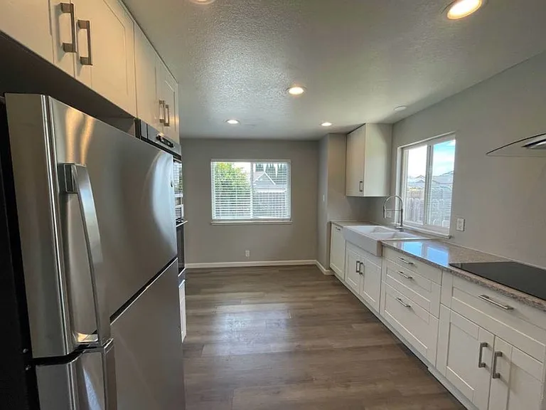 1009 Whistler Dr — Photo 4