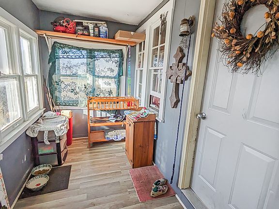 3rd image of 1462 Walnut Ave