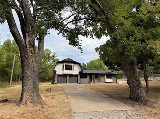 3804 N Countyline Rd, Newcastle, OK 73065