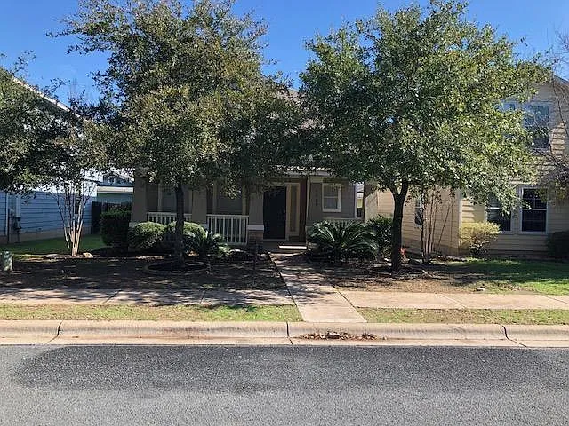 3 bed, 2.5 bath, 1346 sqft, $1,900 — Photo 3