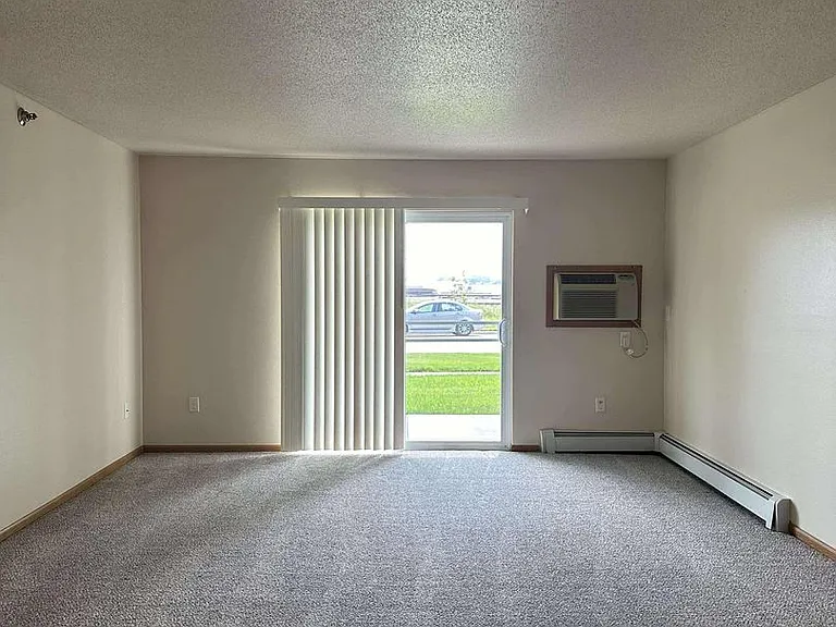 Westport Apartments — Photo 18