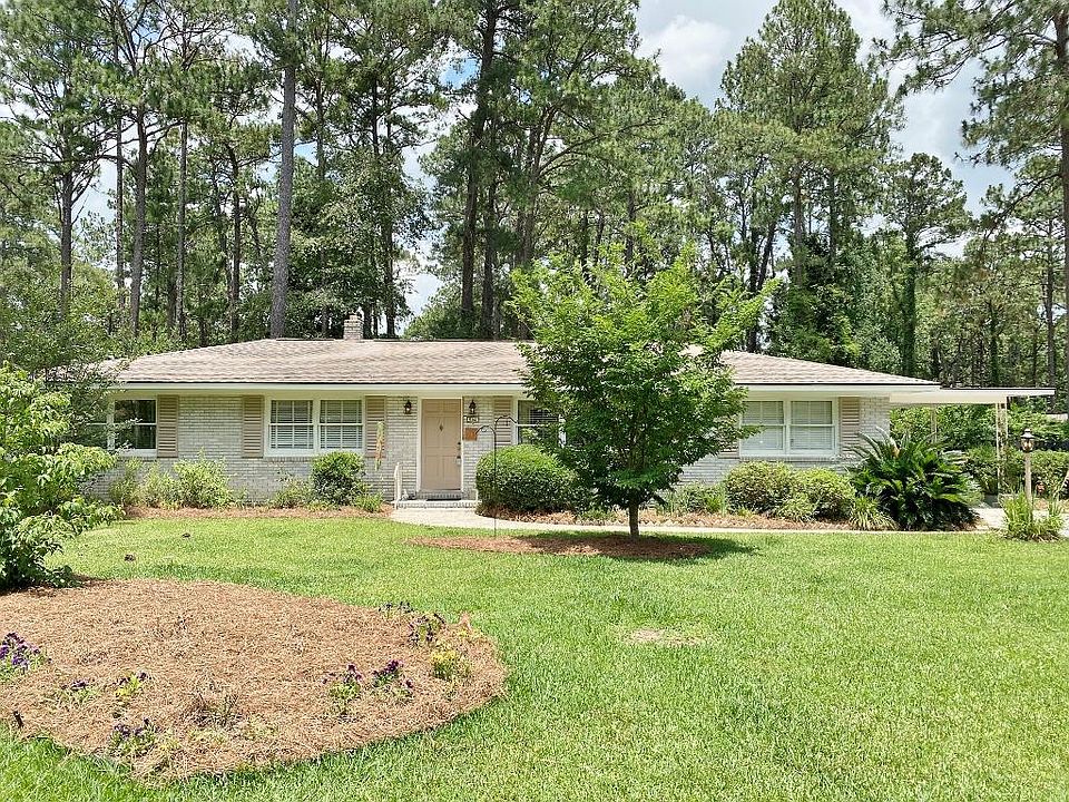 1st image of 904 Wildwood Dr