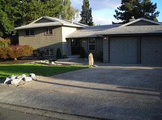 9020 SW Rebecca Ln, Beaverton, OR 97008