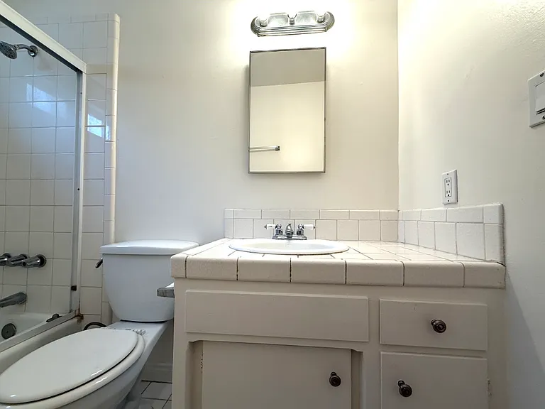 712 N Isabel St #6 — Photo 10
