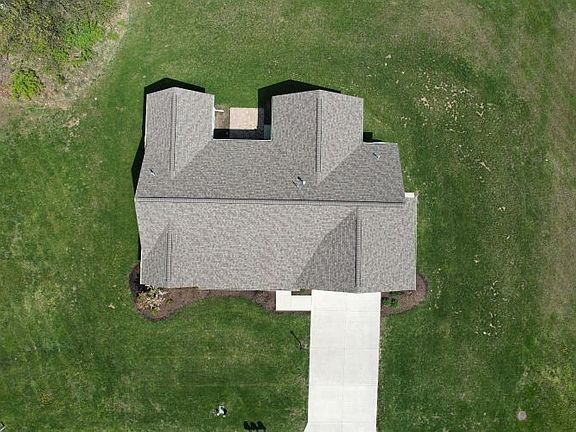 4th image of 690 N Vineyard Cir