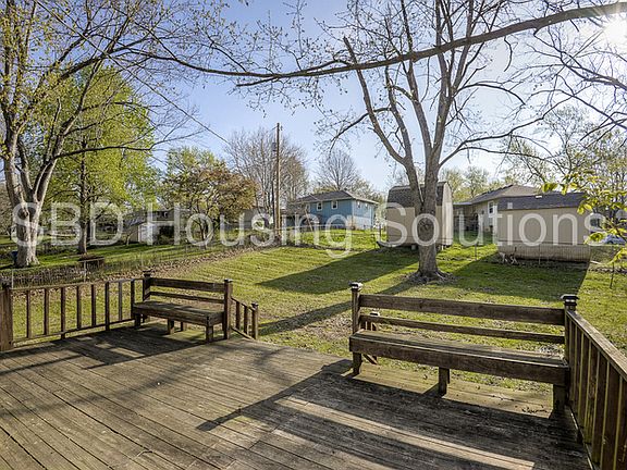 5th image of 4009 S Coventry Dr