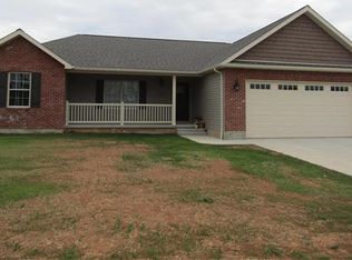 1540 Coyote Dr, Farmington, MO 63640
