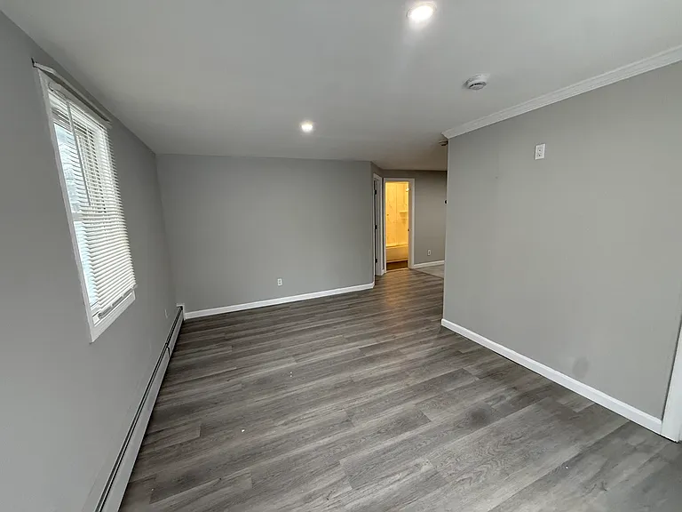 176 Court St #7 — Photo 10