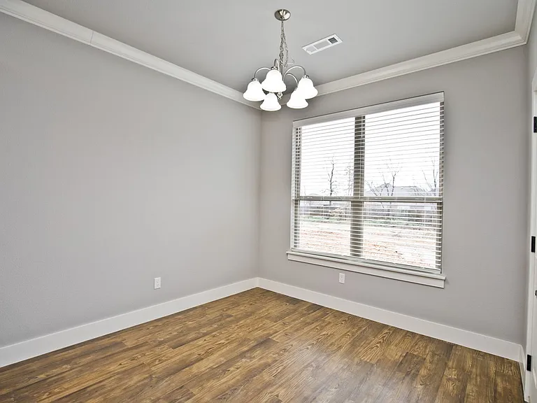 308 Alder St — Photo 6