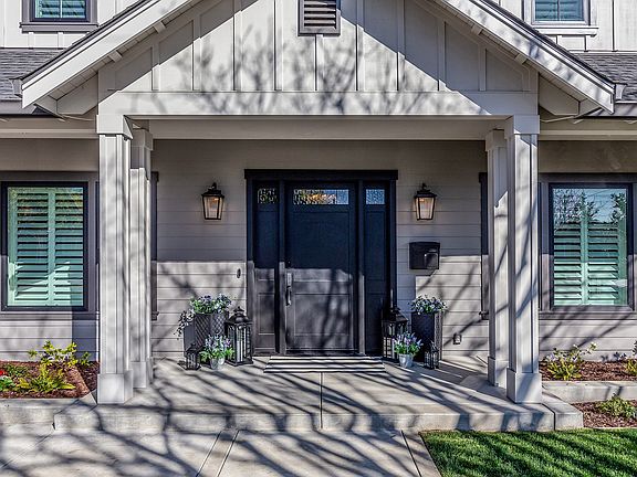 4th image of 1901 McBain Ave