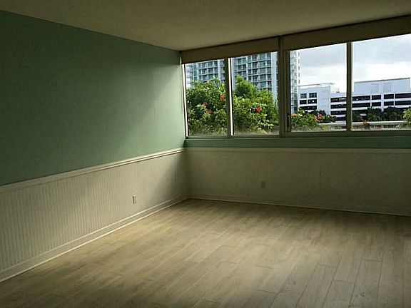 5th image of 7929 West Dr APT 402