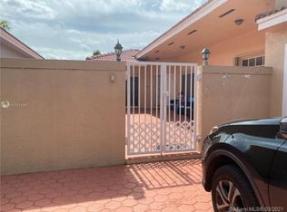 8734 NW 149th Ter, Miami Lakes, FL 33018