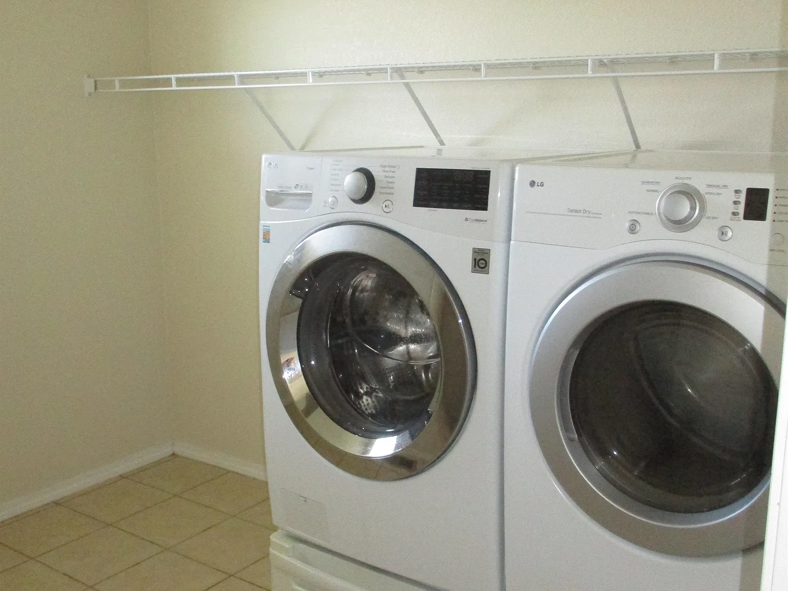 P25-2432 Violeta Circle SE - 1 — Photo 4