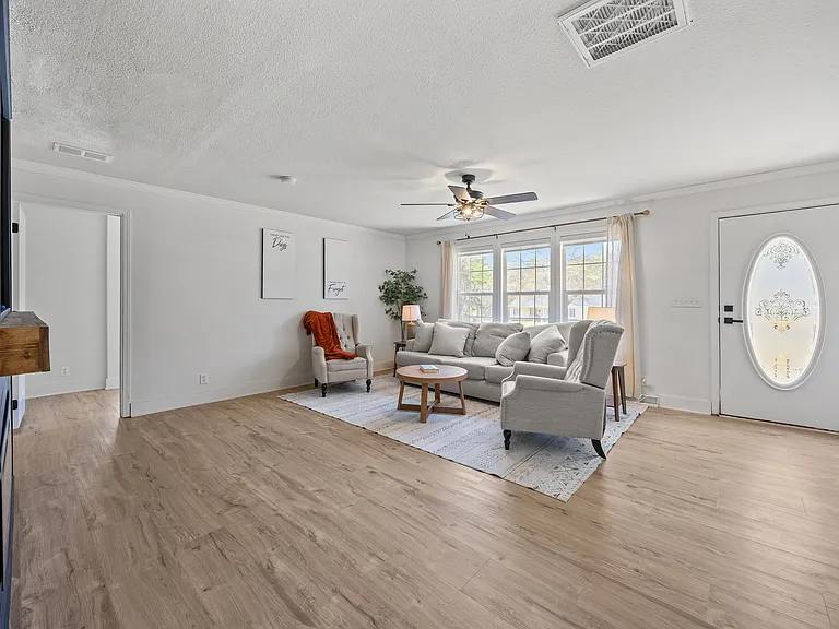 3057 Fountainview Ave — Photo 14