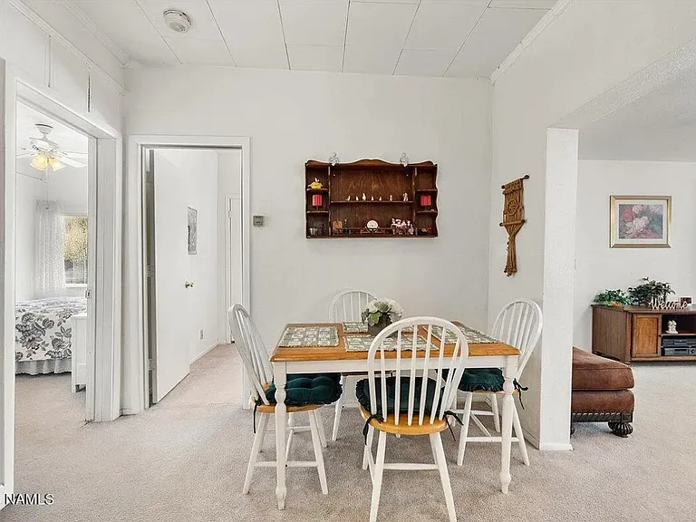 412 W Sherman Ave — Photo 4