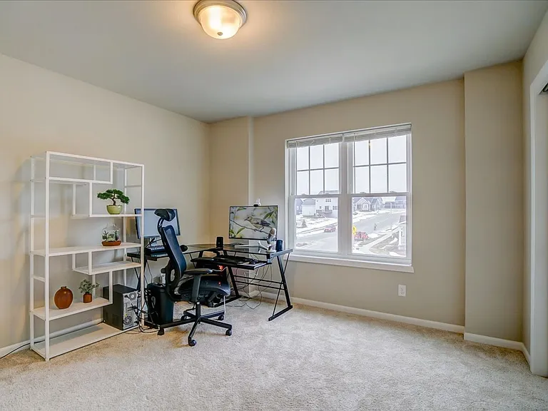 601 Tawny Elm Pkwy — Photo 18