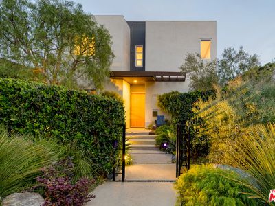 2102 Pier Ave, Santa Monica, CA, 90405