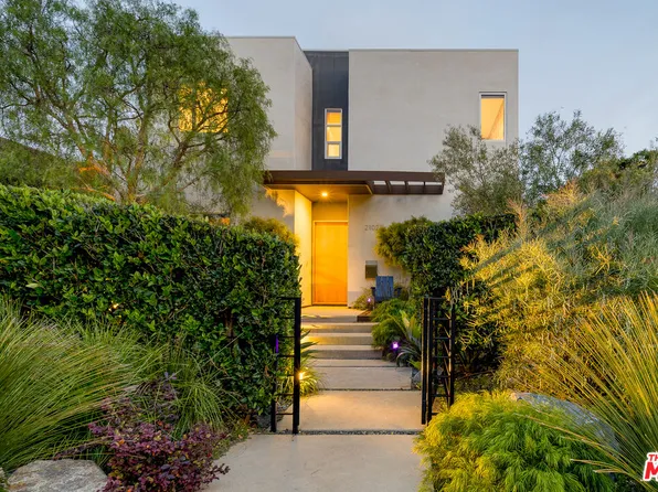 2102 Pier Ave, Santa Monica, CA 90405