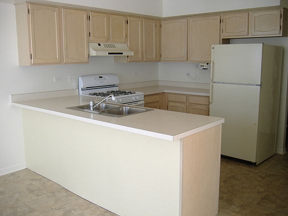 2nd image of 4855 Turnberry Dr