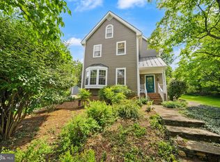 15584 2nd St, Waterford, VA 20197