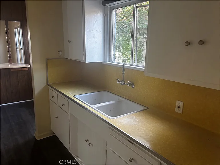 4058 Santa Ana St — Photo 9