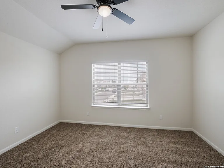 2507 Lynwood Bnd — Photo 14