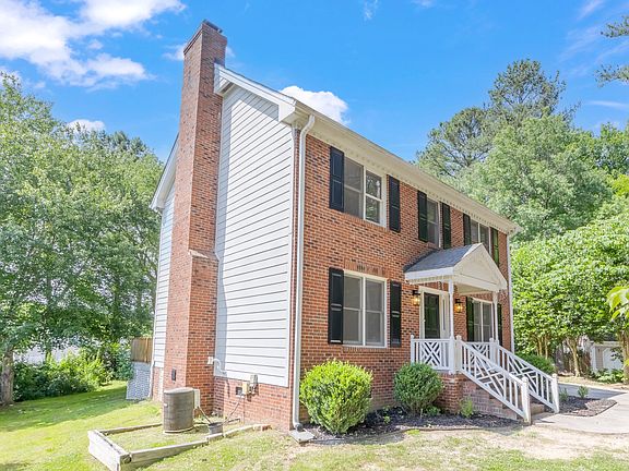 2nd image of 623 Elmwood Ct