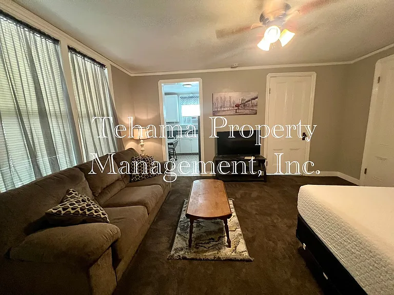 1051 Washington St — Photo 12