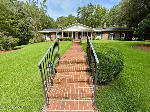 302 E Woodlawn Drive, Williamston, NC 27892