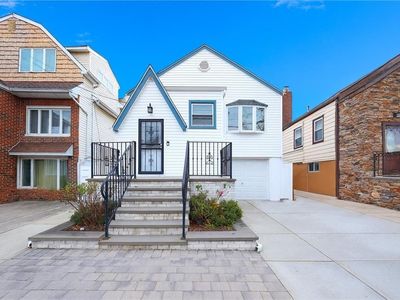 15923 95th St, Howard Beach, NY, 11414