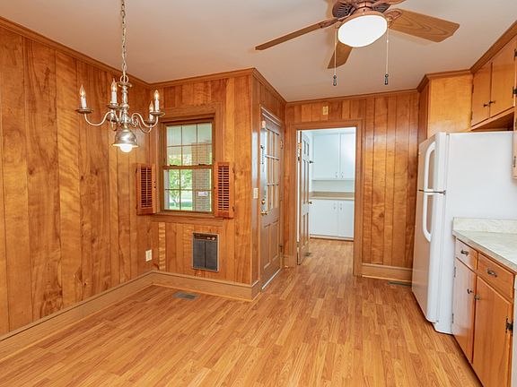 4th image of 1520 Watkins Dr
