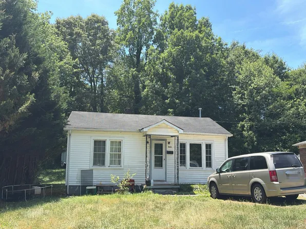 944 15th St SE, Hickory, NC 28602