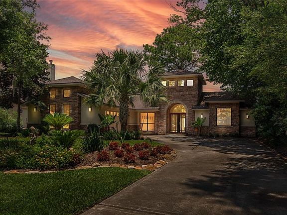 2nd image of 1042 Shorewood Drive