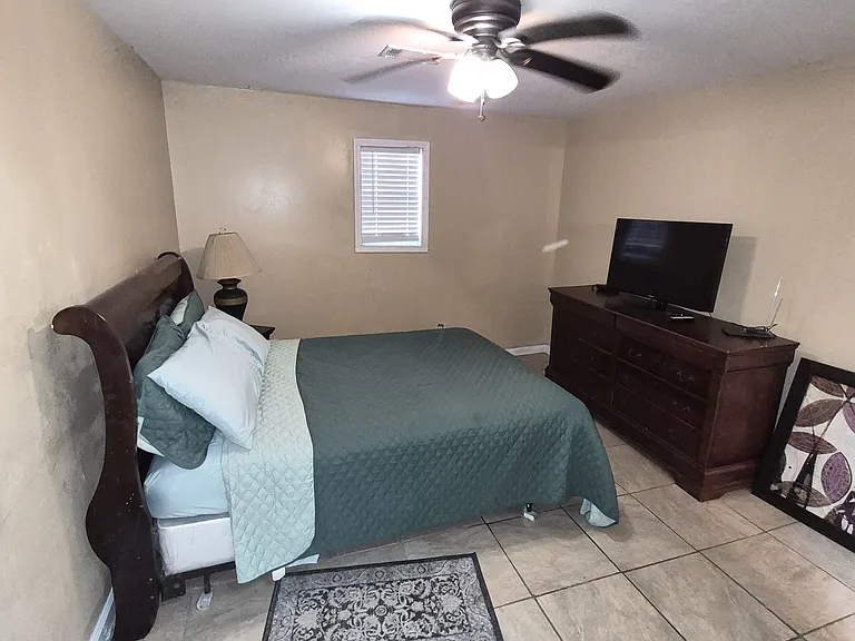 3840 Cypress St — Photo 10