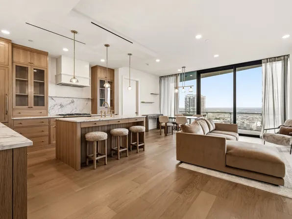 3130 N Harwood St APT 1702, Dallas, TX 75201
