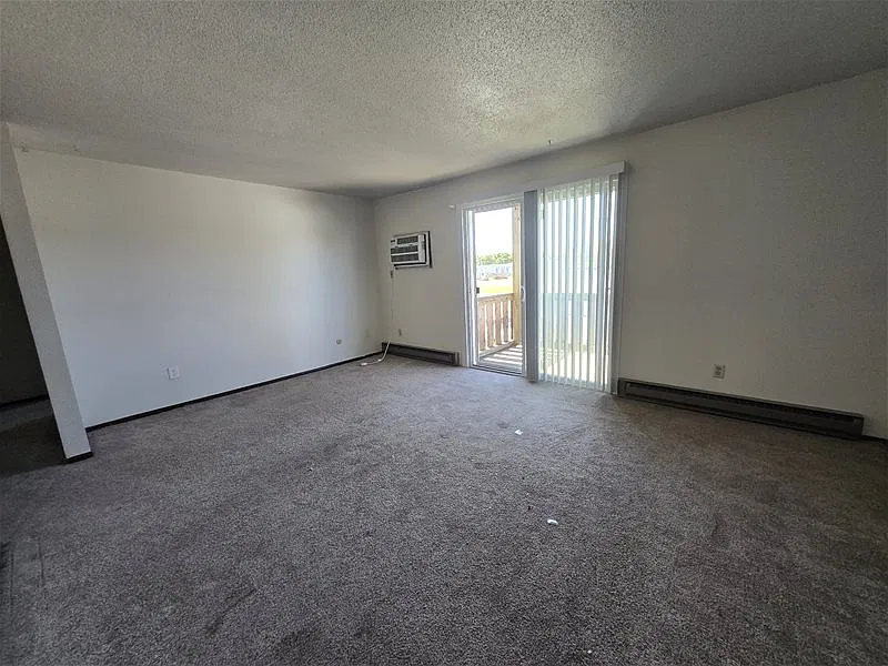 2 bed, 1.0 bath, 836 sqft, $850 — Photo 3