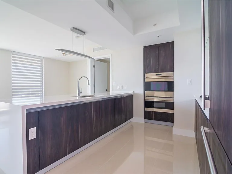 1180 N Federal Hwy #1103 — Photo 5