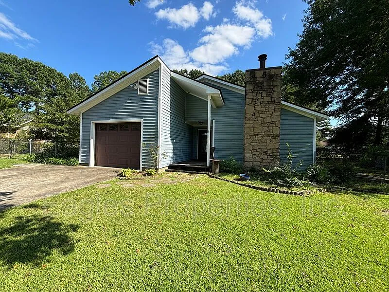 102 Lakehurst Dr