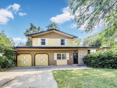2209 E Sand Lake Rd, Lindenhurst, IL, 60046