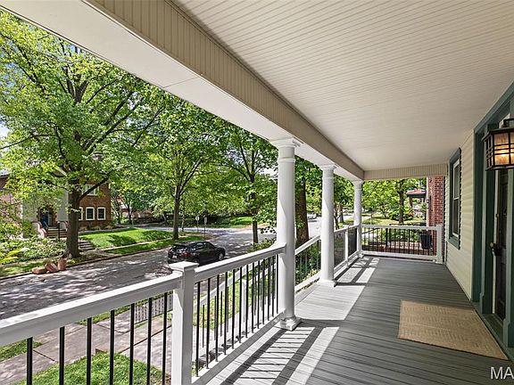 4th image of 7065 Waterman Ave
