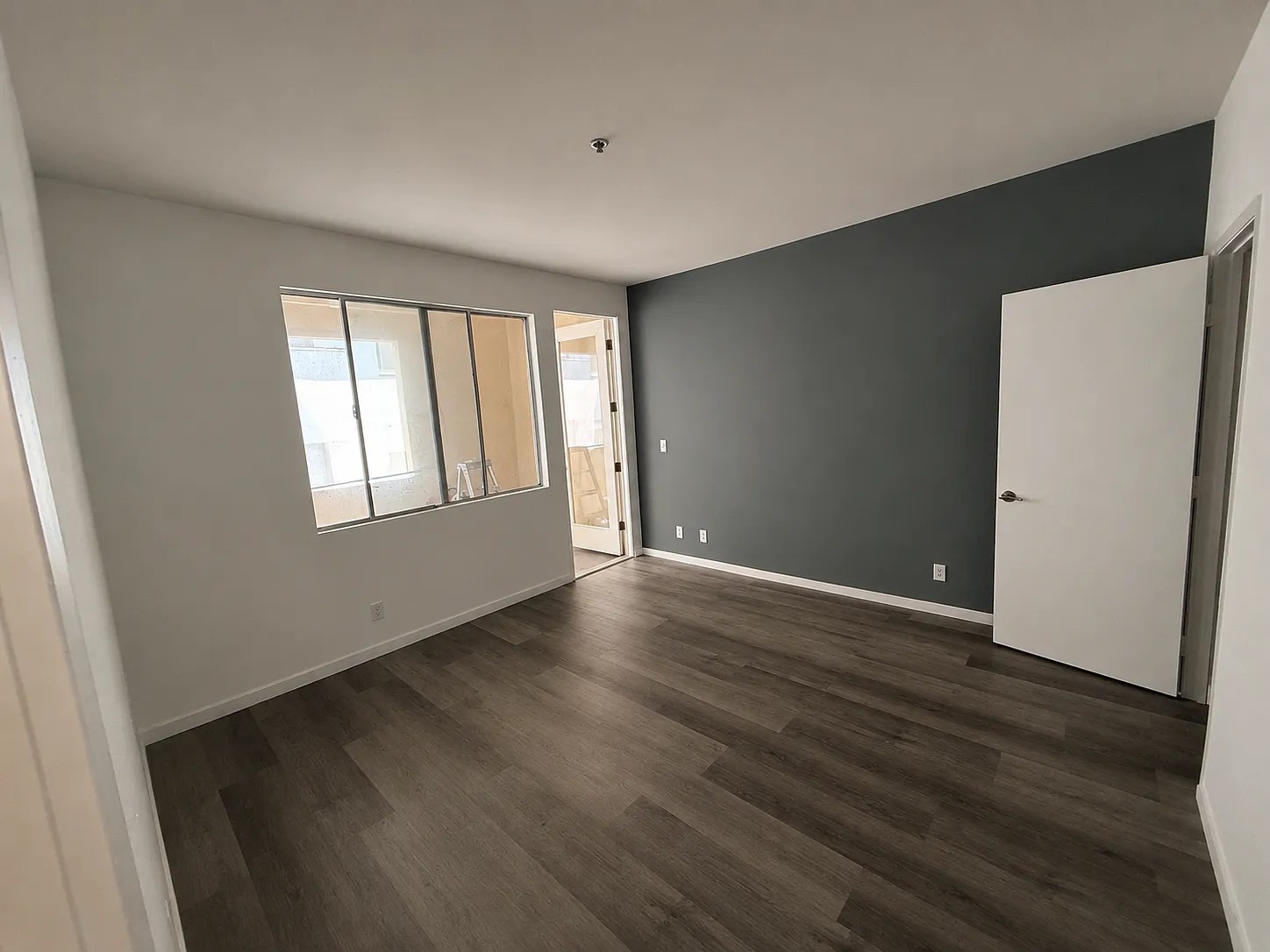 2 bed, 966 sqft, $1,500 — Photo 1