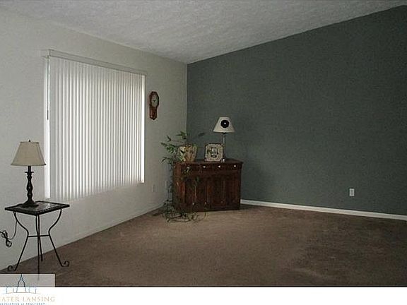 3rd image of 4211 Wanstead Dr