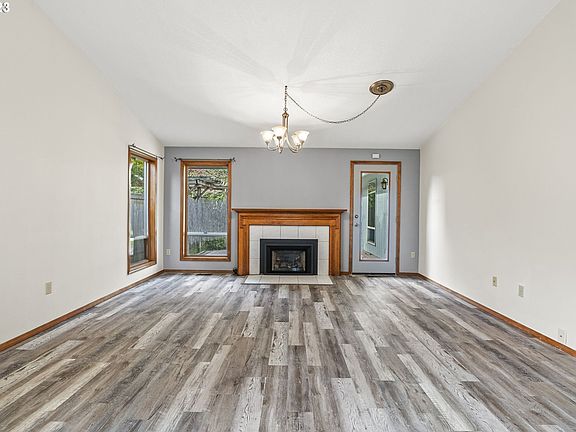 3rd image of 1800 SE 158th Ave